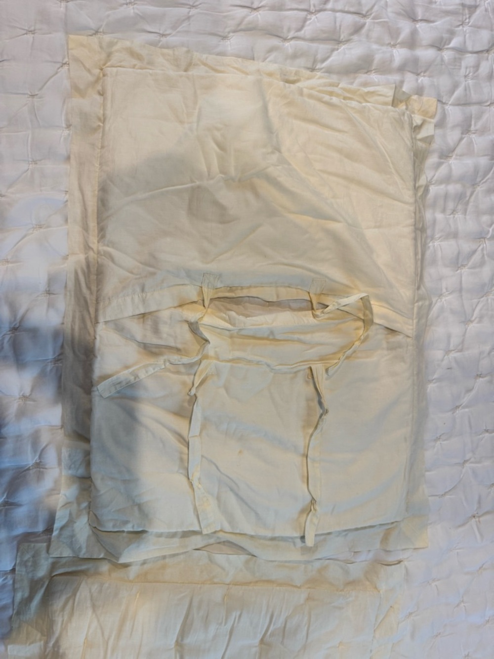 Pottery Barn Tencel Cream Pillow Shams with Subtle Ruffle Edge - Pair - Picture 4 of 7